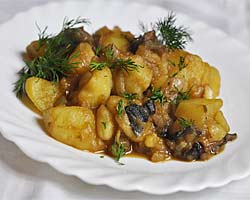 Тушеный картофель с грибами в сметане