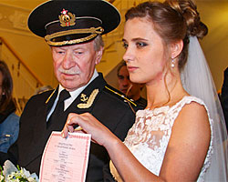 Новая жена Ивана Краско младше мужа на 60 лет