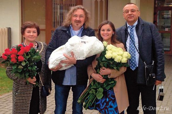 Николаев и Проскурякова обожают свою дочь Веронику