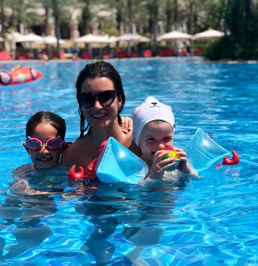 Ксения Бородина со своими дочками на отдыхе в Дубае