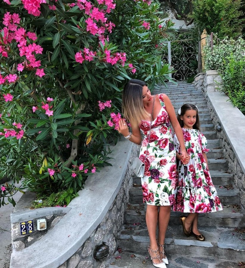 Фотоподборка с отдыха в Италии Ксении Бородиной со старшей дочерью Марусей