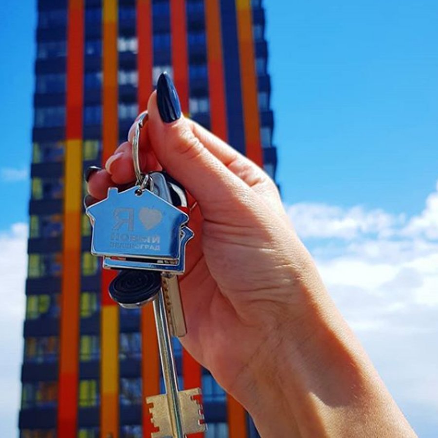 Ольга Ветер наконец-таки получила ключи от выигранной квартиры в конкурсе «Человек года»