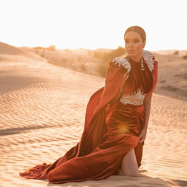 Красивая фотоссесия Ксении Бородиной в пустыне