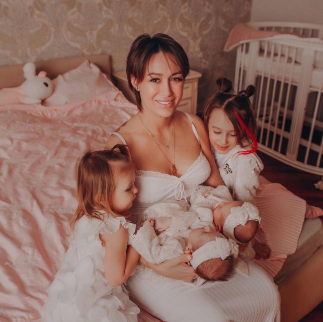 Красивая фотоссесия Алены Ашмариной и её дочерей 
