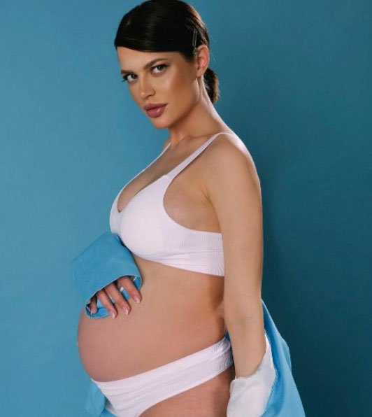Селена Майер во время беременности поправилась всего на 10 кг